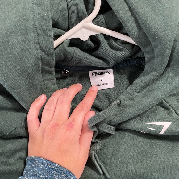 Gymshark Green cropped hoodie - Picture 2 of 2